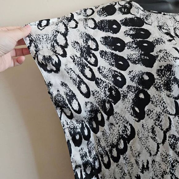 Vince Camuto Poncho Blouse - Picture 5 of 8